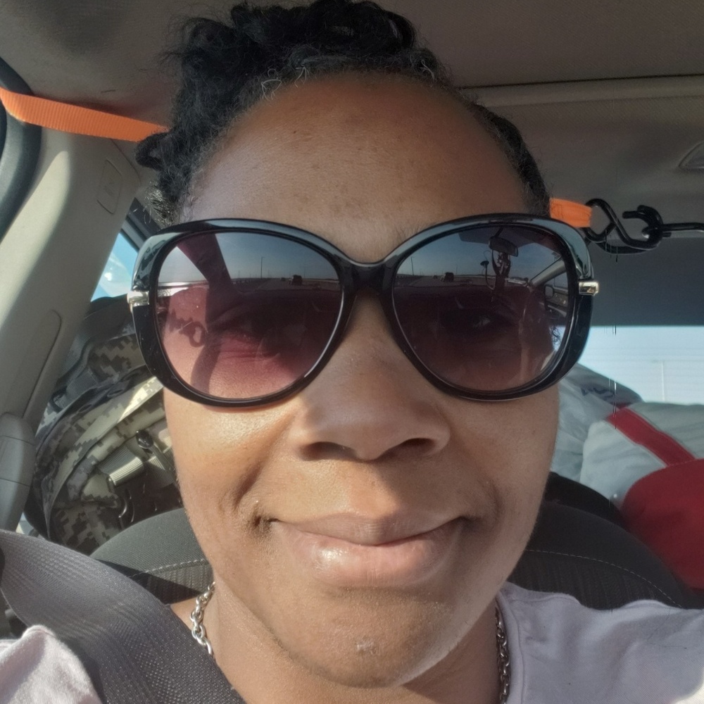 Meet your Posher, Javita